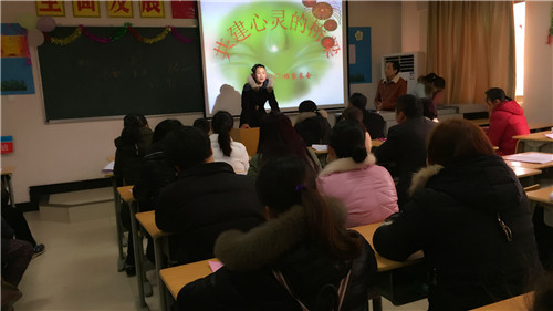 南昌现代外国语学校(象湖校区) 小学部召开全校学生家长会