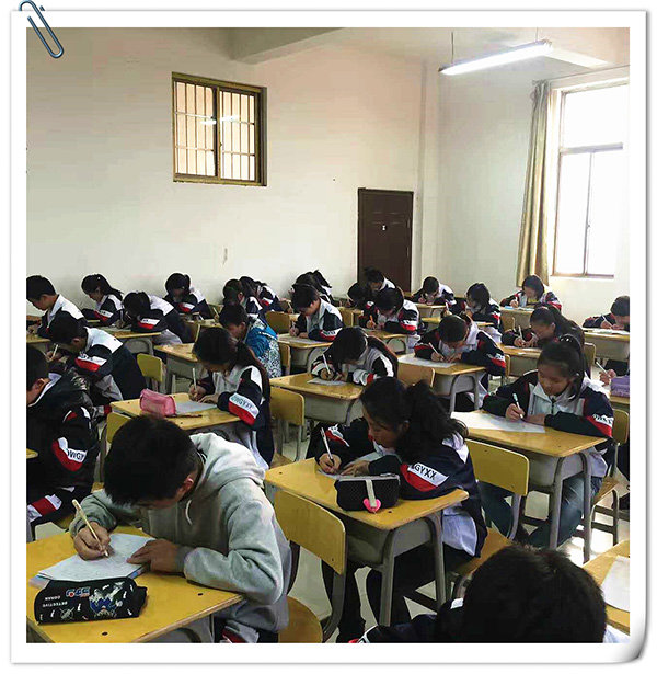 现外(象湖)开展七、八年级学生英语竞赛活动