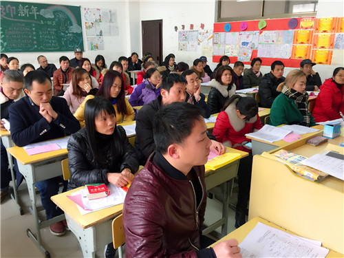 南昌现代外国语学校(象湖校区) 小学部召开全校学生家长会